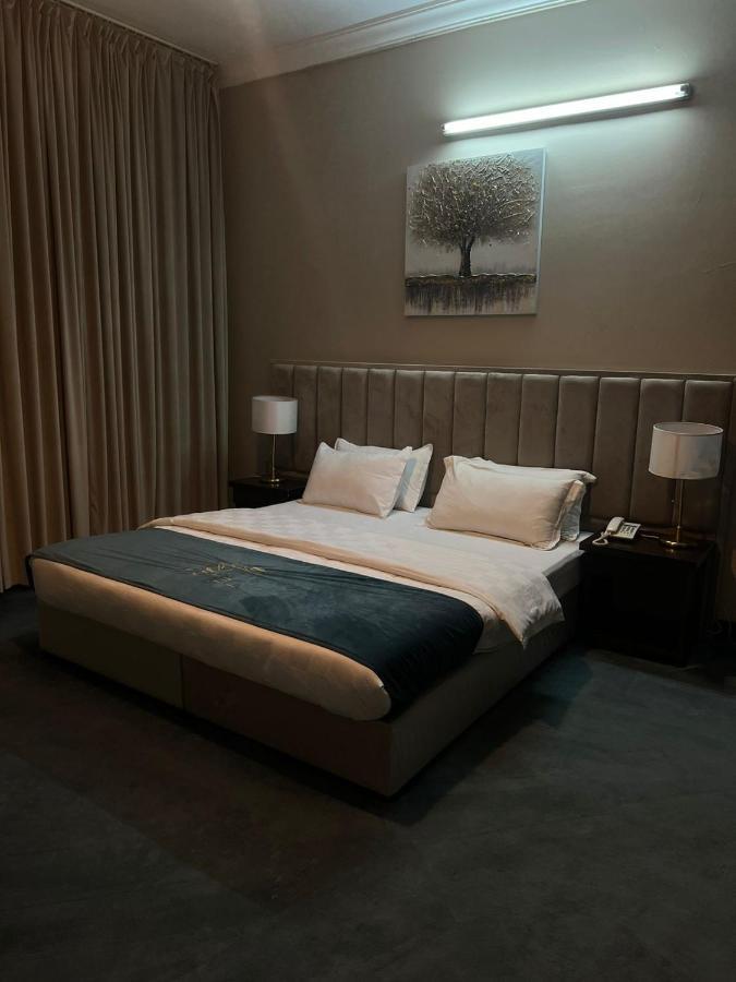 Crystal Blue Hotel Rebiğ Dış mekan fotoğraf